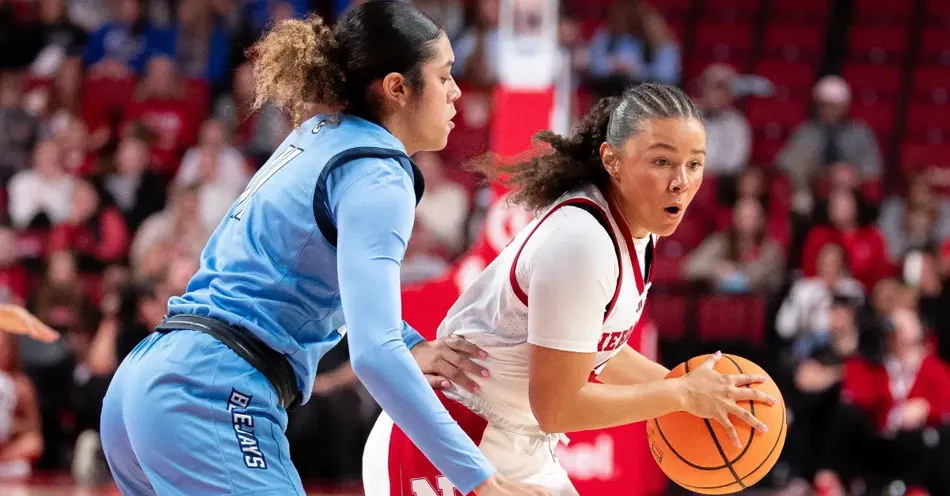 Huskers Open Pacific Northwest Trip at Oregon