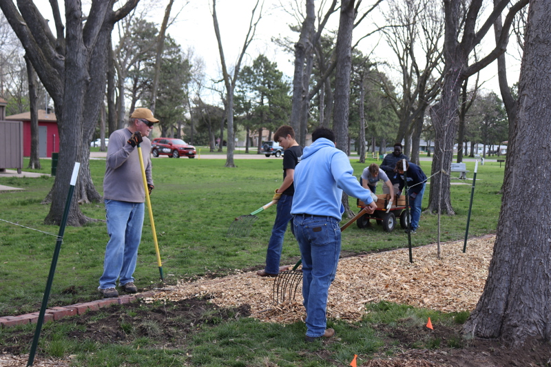 GICC Service Day Takes Place Around Grand Island
